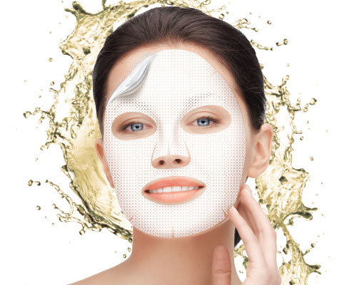 Revitalizing hydrogel mask with champagne